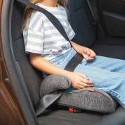Podsedák BabyAuto NAUNA i-size 125-150 