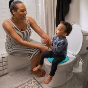 Toaleta dětská se zvukem 2 v 1 Geared for Success™ 18 m+ Baby Einstein