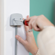 Zábrana dětská rolovací Thruway 52W Series™ 6 m+ Ingenuity