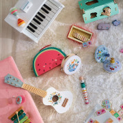 Dřevěná tamburína Zvířata světa Sarah Betz Vilac