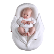 Přikrývka na Cocoonababy Quilted White Red Castle