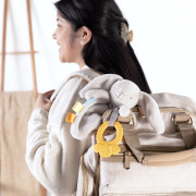 Hračka mazlíček s kousátkem zajíček Cozy Sylvi™ 0 m+ Ingenuity