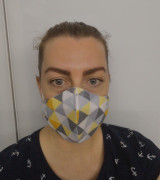 Látková respirační rouška - maska pánská jednovrstvá trojúhelníky šedé