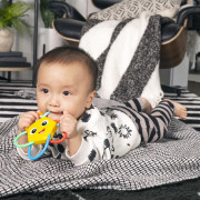Kousátko s chrastítkem Soothing Star bez Bpa 0 m+ Baby Einstein