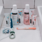 Dětská zubní pasta Junioe s jahodovou příchutí - 75 ml Suavinex