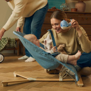 Minimalistické houpací lehátko s hračkami pro miminko Kinderkraft