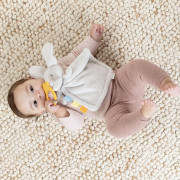 Hračka mazlíček s kousátkem zajíček Cozy Sylvi™ 0 m+ Ingenuity