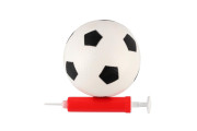 Fotbalová branka s míčkem a pumpičkou