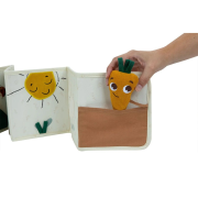 Knížka pro nejmenší Garden of Adventures Tiny Love