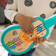 Hračka hudební dřevěná ukulele Magic Touch Hape 6 m+ Baby Einstein