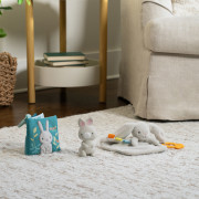 Hračka mazlíček s kousátkem zajíček Cozy Sylvi™ 0 m+ Ingenuity