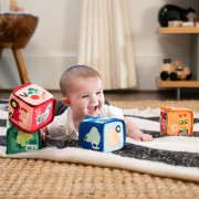 Hračka textilní kostky abeceda Alpha Stacks™ 4 ks 3 m+ Baby Einstein