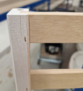 Postýlka se stahovacím bokem Scarlett Perta - buk - Bílá 120 x 60 cm 2. JAKOST