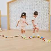 Dřevěná balancující cesta Viga