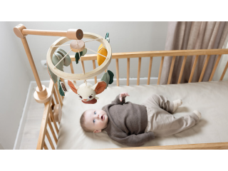 Kolotoč dřevěný Garden of Adventures Tiny Love