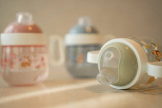 Hrnek s pítkem 200 ml Little Dutch