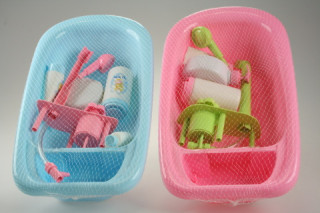 Vanička s funkční sprchou a doplňky pro panenky