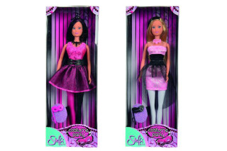 Panenka Steffi v kostýmu