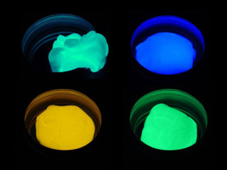 Inteligentní plastelína svítící ve tmě