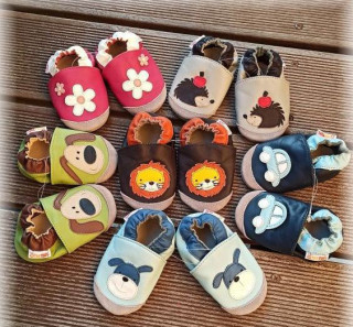 Kožené capáčky TAPTAPI - Kytičky Daisy Vel. 18-24 měs.