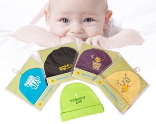 Kojenecká čepička s nápisem  