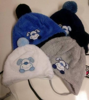 Zimní chlapecká zavazovací čepice s výšivkou psa a bambulí vel. 1 (41-43cm)