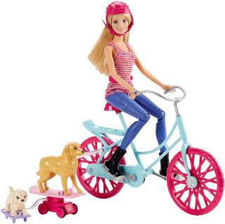Barbie cyklistka a psí akrobati