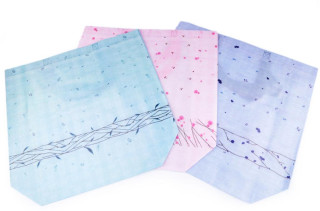 Nákupní taška s květy velká omyvatelná 34 x 41 cm