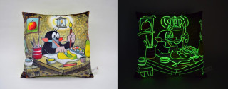 Polštářek 30x30cm Krtek malíř, luminiscenční