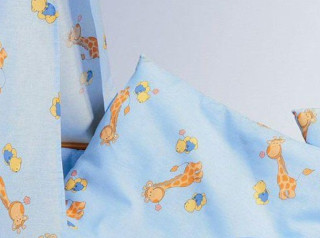 4 - dílná souprava do proutěného koše s nebesy ŽIRAFKA MODRÁ