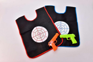 Vesty s vodní pistolkou