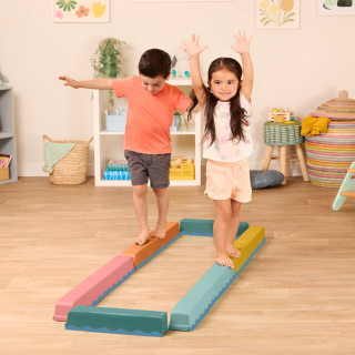 Překážková dráha Balance & Hop 10 ks B-Toys