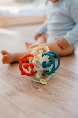 Koulíček chrastítko silikon/plast 13 x 9 cm Babyted 