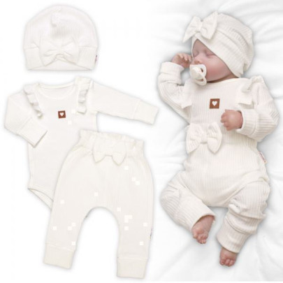 Žebrovaná rostoucí souprava 3D Baby Girl Smetanová