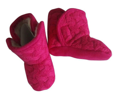 Kojenecké capáčky zimní Pidilidi Fuchsia
