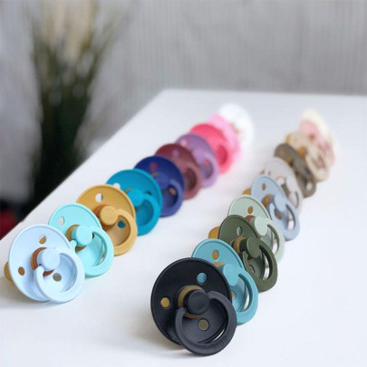 Dudlíky kaučuk 2 ks 6-18 měsíců Colour Bibs