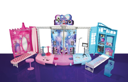 Barbie RR 2v1 pódium a zákulisí