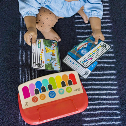 Hračka dřevěná hudební klavír Cal's First Melodies Magic Touch HAPE 6 m+