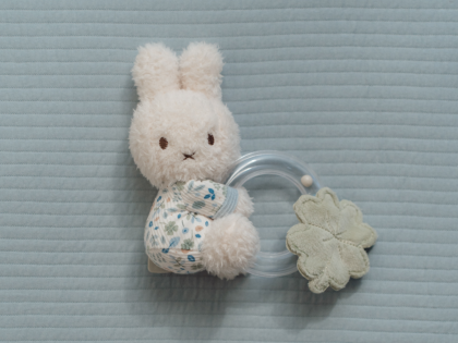 Chrastítko s korálky králíček Miffy Lucky Leaves Little Dutch