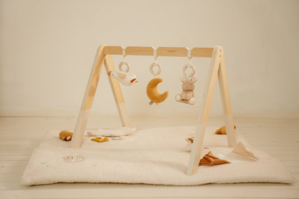 Dřevěná hrazdička Newborn Naturals Little Dutch