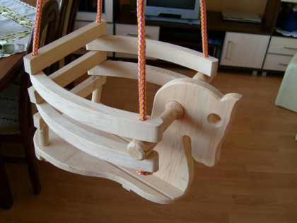 Houpačka dřevěná koník