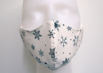 Látková respirační rouška - maska dámská jednovrstvá vločky bílá