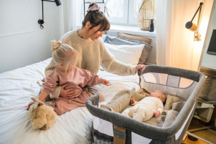 Postýlka Smart bed 4 v 1 MoMi