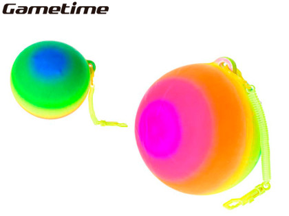 Gametime míč 21 cm duhový na pružince