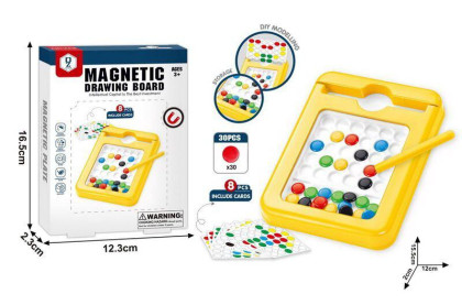 Tabulka s barevnými magnetkami 12x16,5 cm.