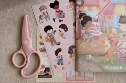 Knížka se samolepkami Nakupování Rosa Little Dutch