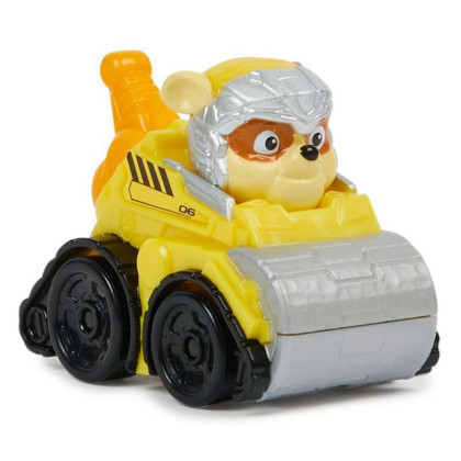 Tlapková patrala ve velkofilmu miniautička s figurkou