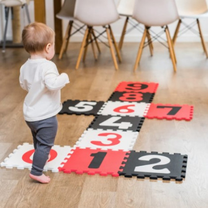 Pěnové puzzle, podložka Čísla, 10 ks, černá/červená/bílá, BabyOno
