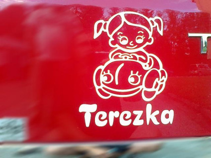 Nálepka na auto - "dítě v autě" se jménem a obrázkem dle vlastního výběru