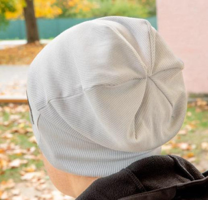 Žebrovaná čepice spadená Color Šedá Esito